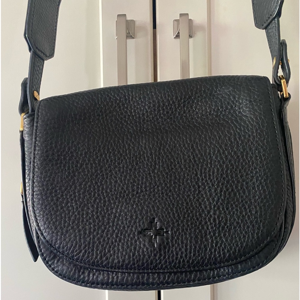 🖤India Hicks black leather crossbody with black and ivory striped strap